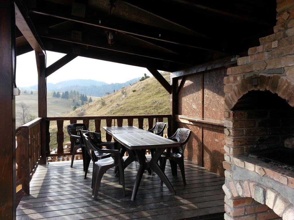 Pensiunea Crai Nou Şirnea Exterior foto